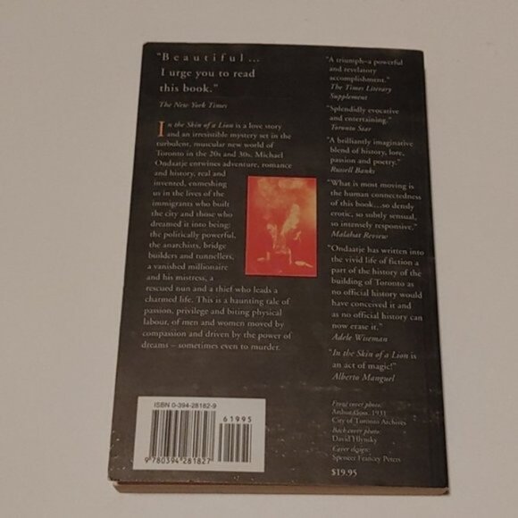 3/$13 In the skin of the Lion by Michael Ondaatje adult novel Book 1987 - Picture 4 of 4